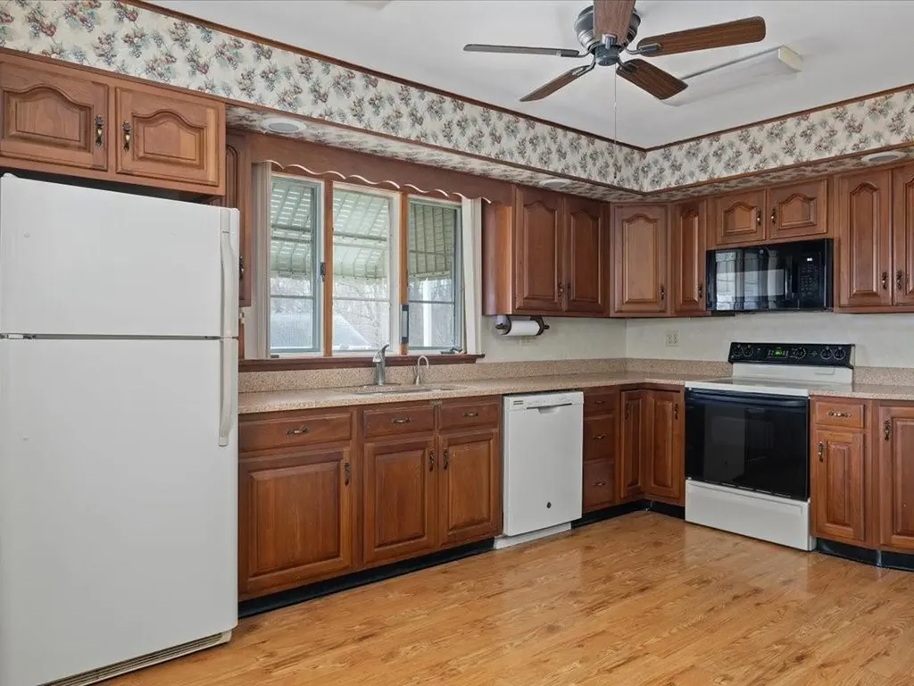 39 Walton Street Westerly RI 02891