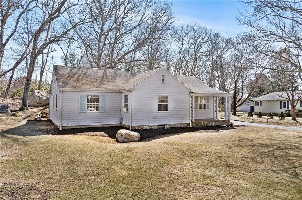 11 Hubbard Street Westerly RI 02891