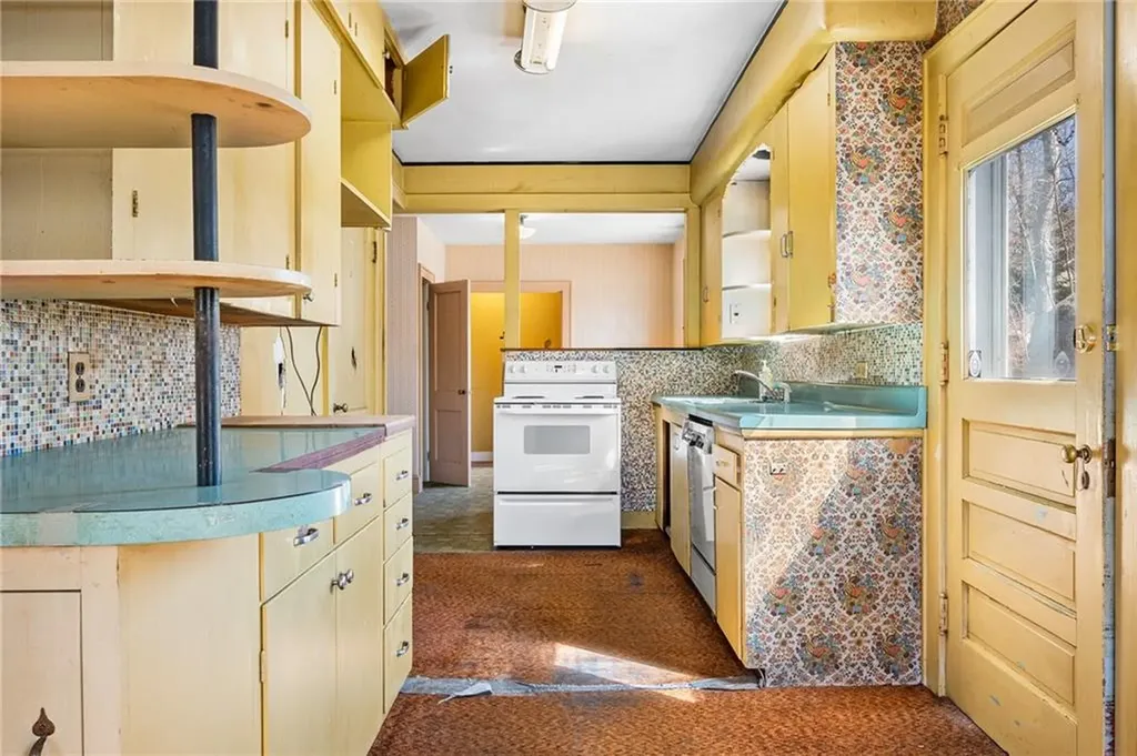 11 Hubbard Street Westerly RI 02891
