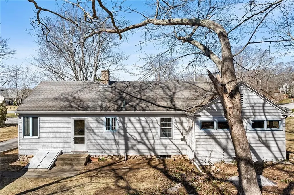 11 Hubbard Street Westerly RI 02891