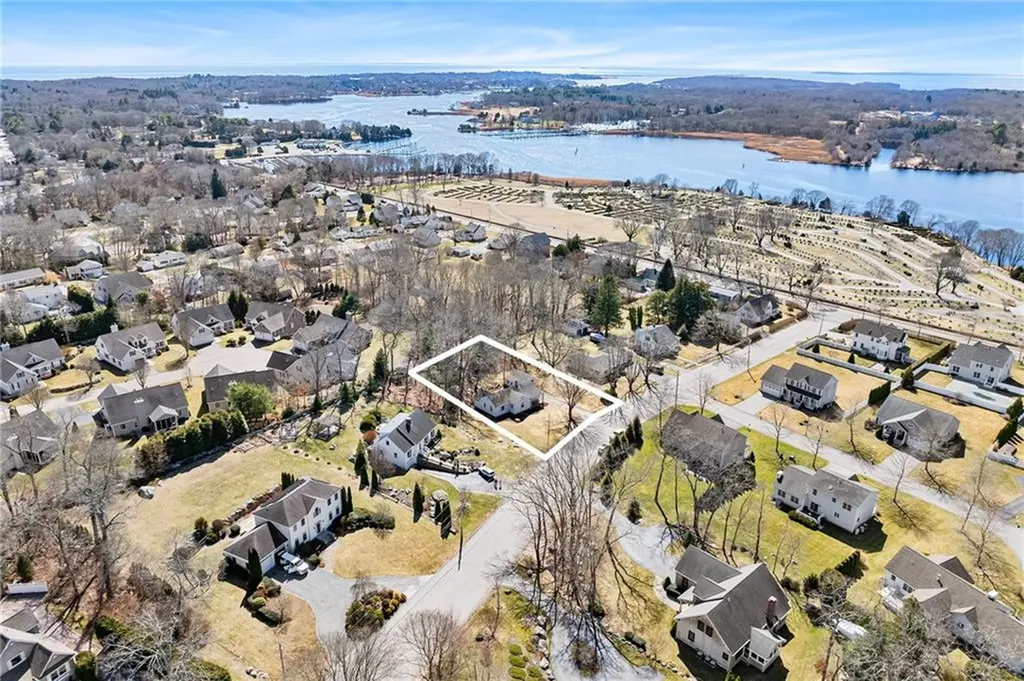 11 Hubbard Street Westerly RI 02891