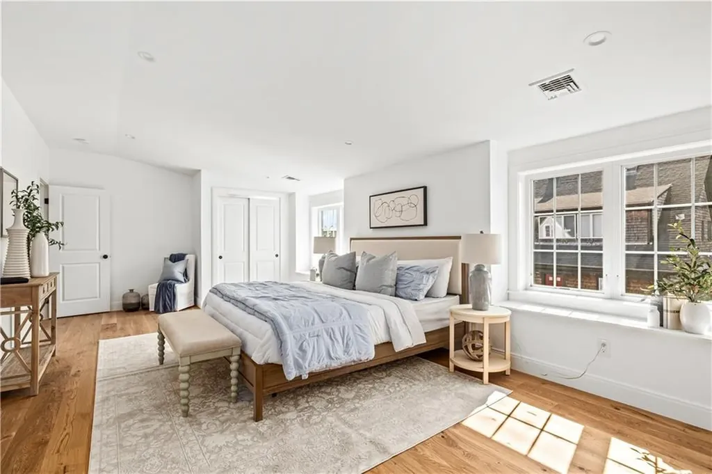 21 Bradford Street Bristol RI 02809