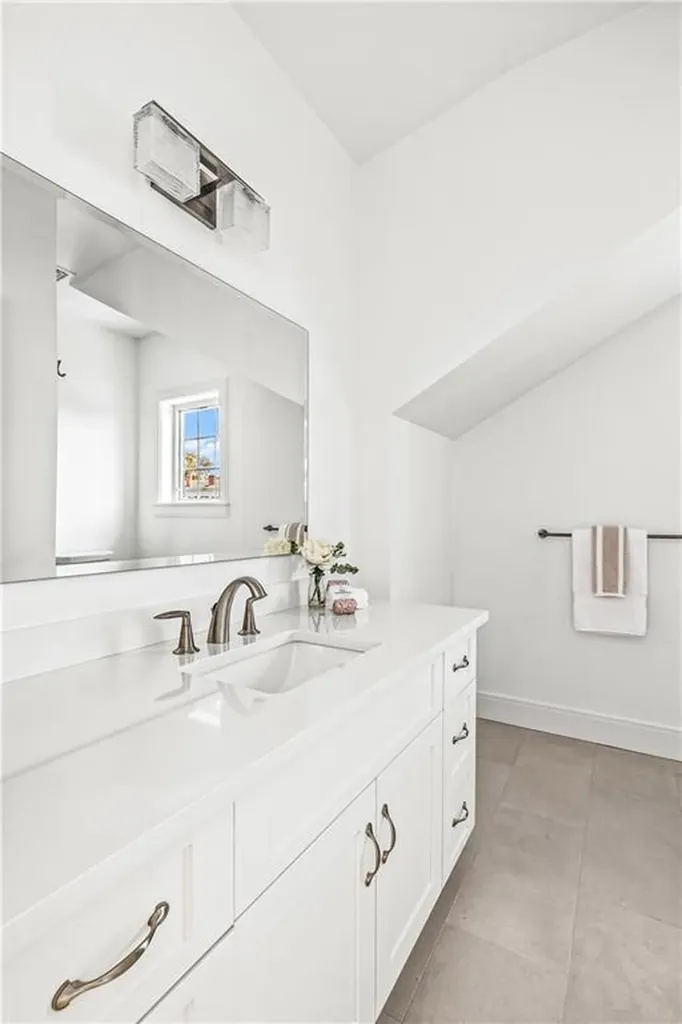 21 Bradford Street Bristol RI 02809