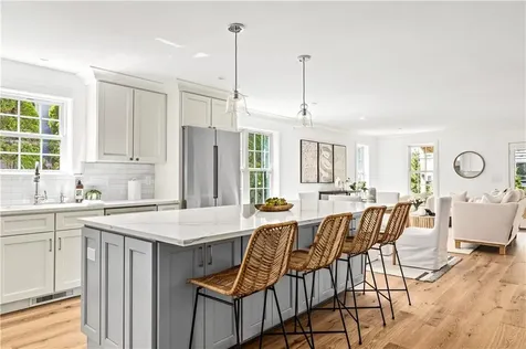 21 Bradford Street Bristol RI 02809