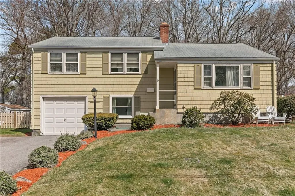 6 Christine Drive Barrington RI 02806
