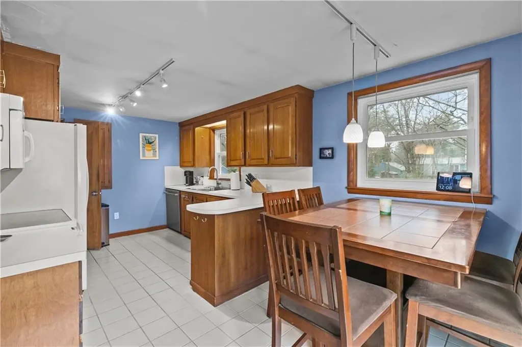 6 Christine Drive Barrington RI 02806