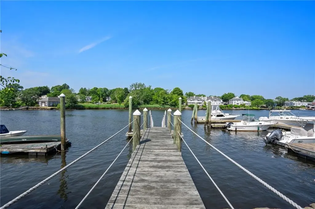 25 Seaview Avenue Cranston RI 02905