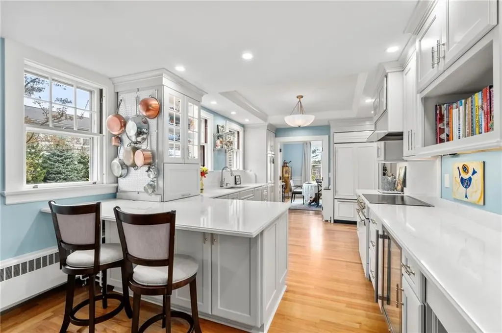 25 Seaview Avenue Cranston RI 02905