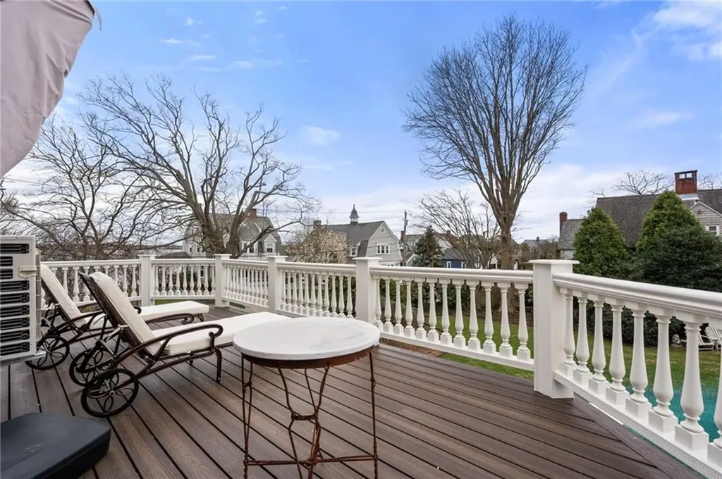25 Seaview Avenue Cranston RI 02905
