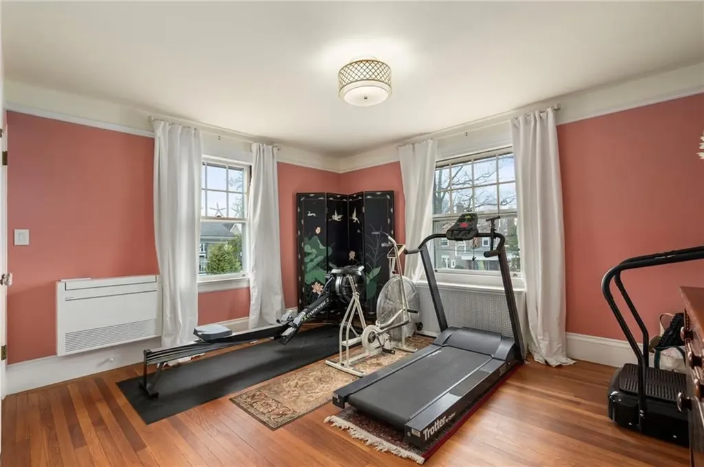 25 Seaview Avenue Cranston RI 02905
