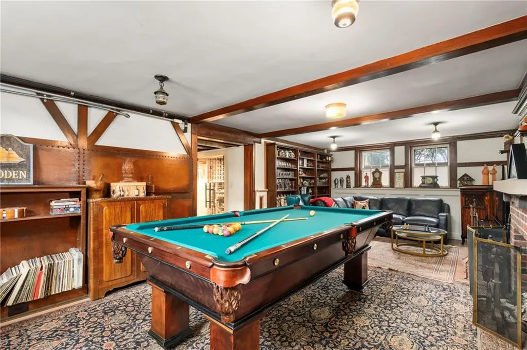 25 Seaview Avenue Cranston RI 02905