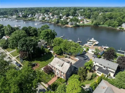 25 Seaview Avenue Cranston RI 02905