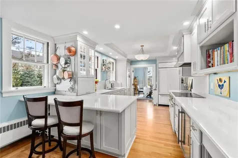 25 Seaview Avenue Cranston RI 02905