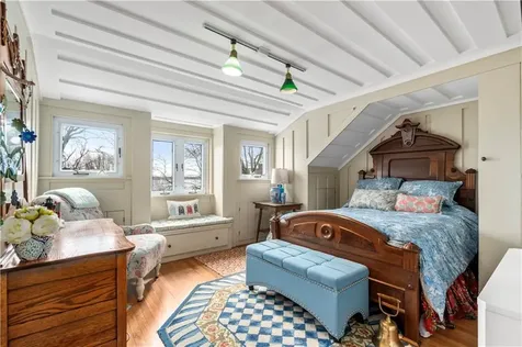 25 Seaview Avenue Cranston RI 02905