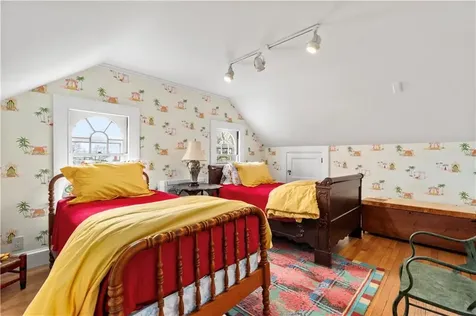 25 Seaview Avenue Cranston RI 02905