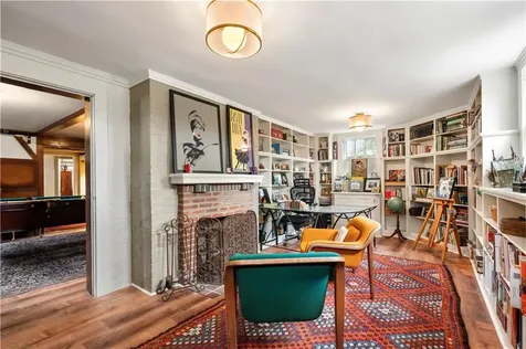 25 Seaview Avenue Cranston RI 02905