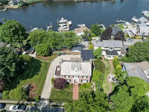 25 Seaview Avenue Cranston RI 02905