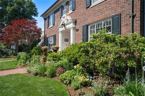 25 Seaview Avenue Cranston RI 02905