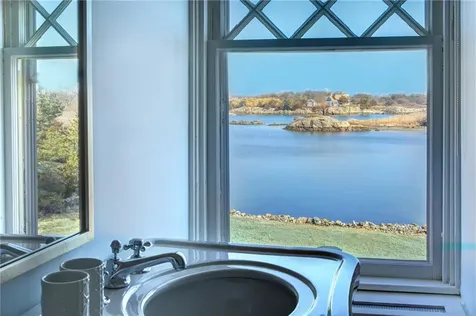 6 Price's Cove Avenue Newport RI 02840