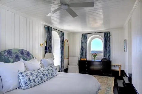 6 Price's Cove Avenue Newport RI 02840