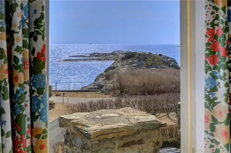 6 Price's Cove Avenue Newport RI 02840