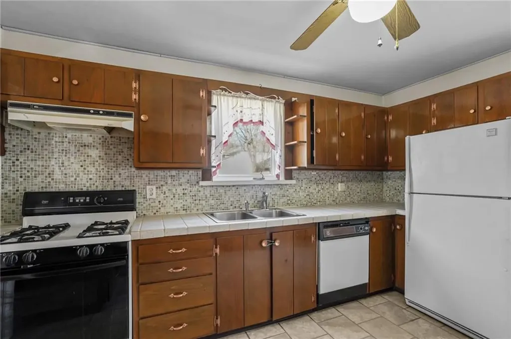 17 Birch Street Cranston RI 02920