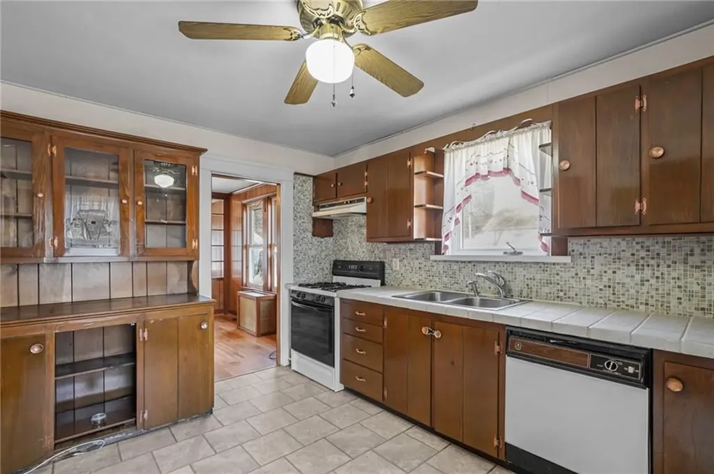 17 Birch Street Cranston RI 02920