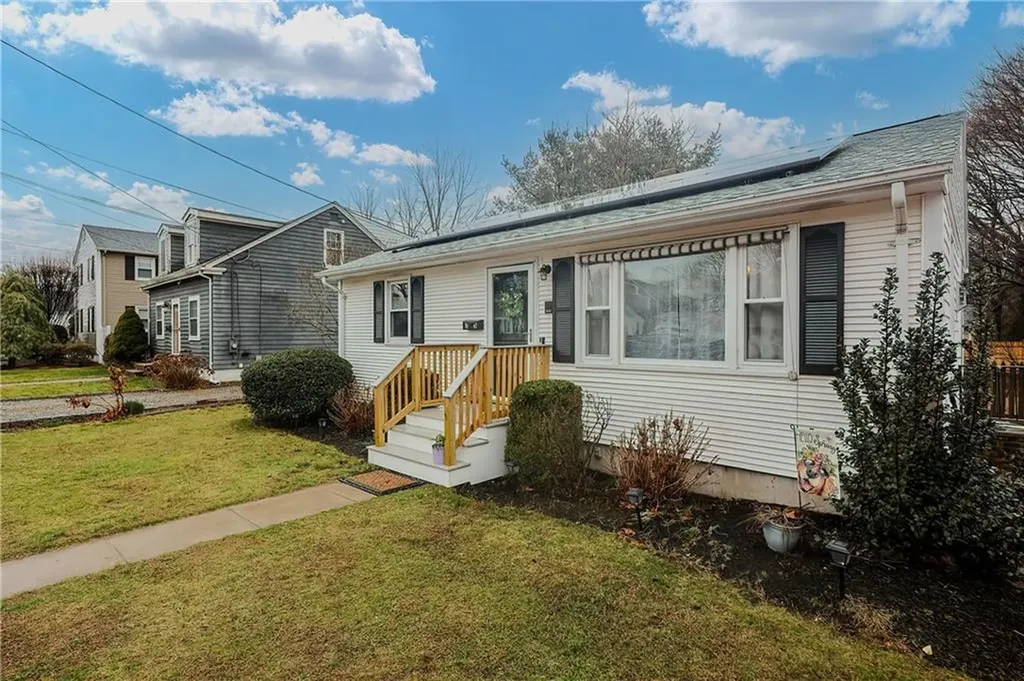 35 Warren Avenue Cranston RI 02920