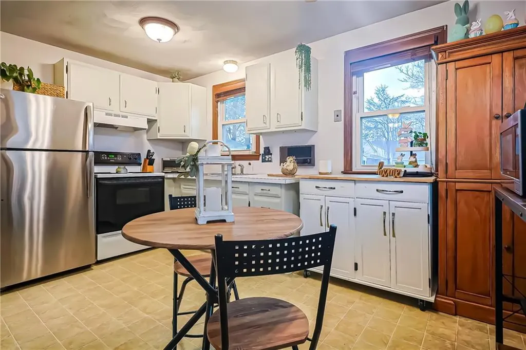 35 Warren Avenue Cranston RI 02920