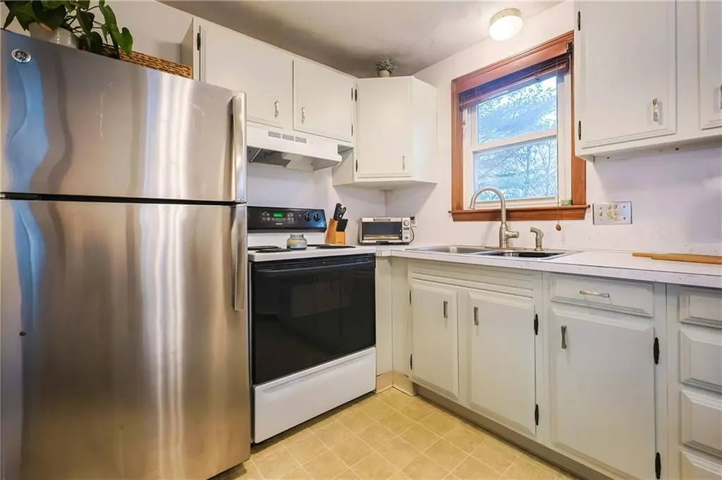 35 Warren Avenue Cranston RI 02920