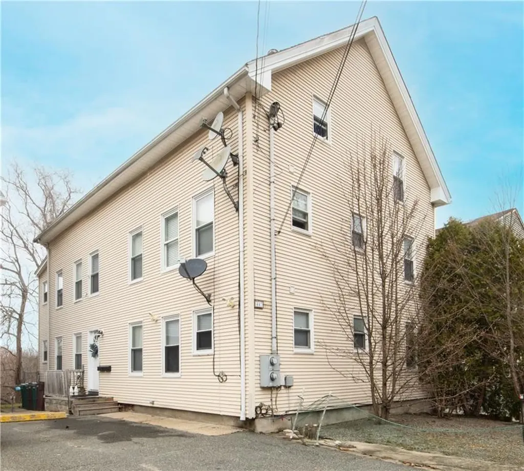 447 Front Street Woonsocket RI 02895
