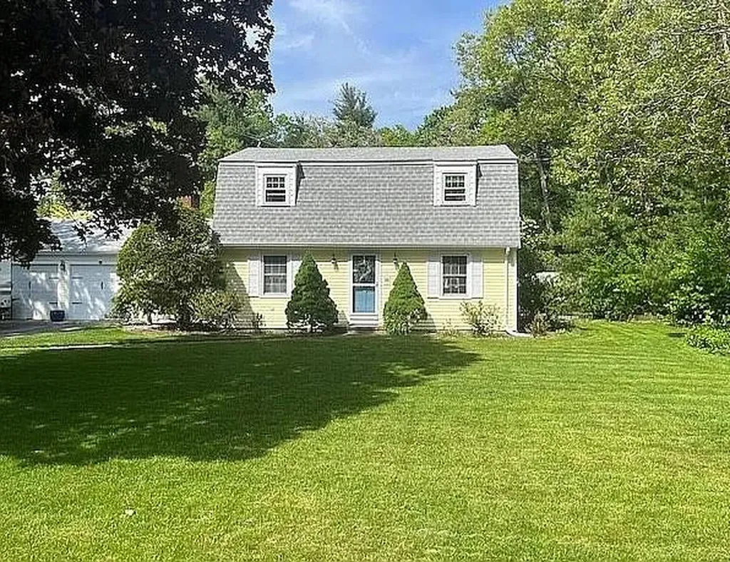 12 White Pine Drive Cumberland RI 02864