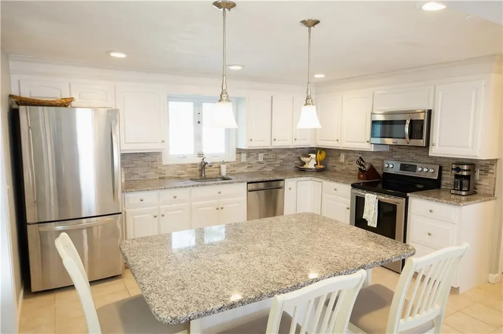 12 White Pine Drive Cumberland RI 02864