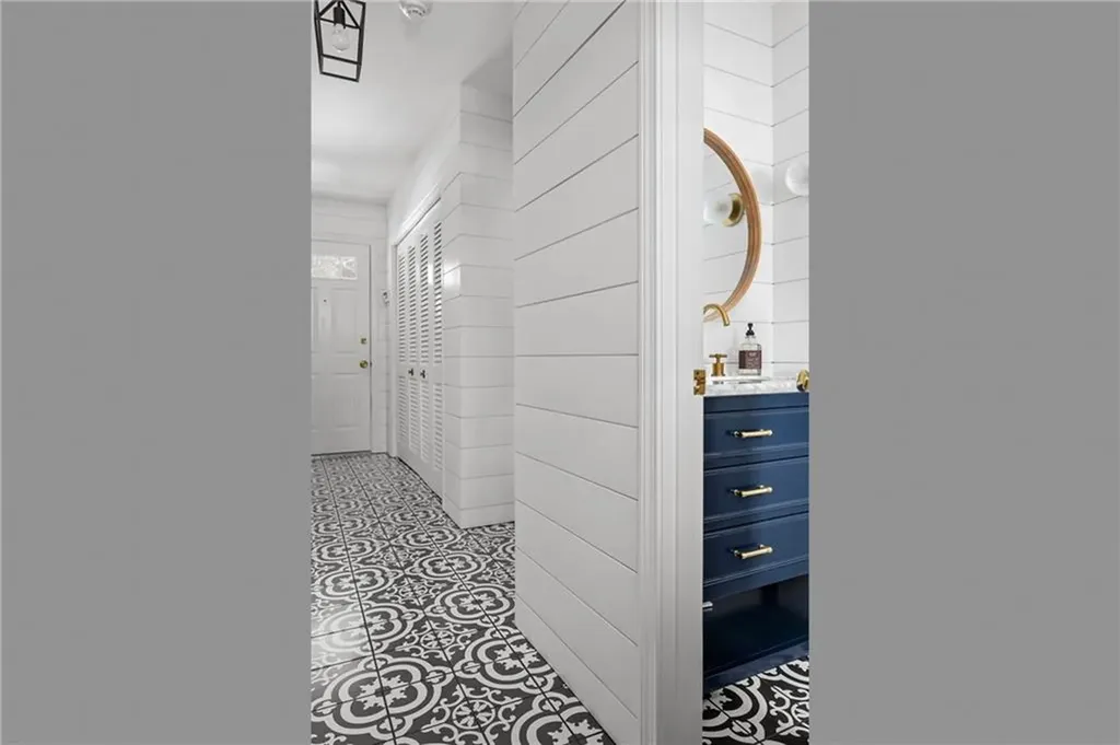 851 North Quidnessett Road North Kingstown RI 02852