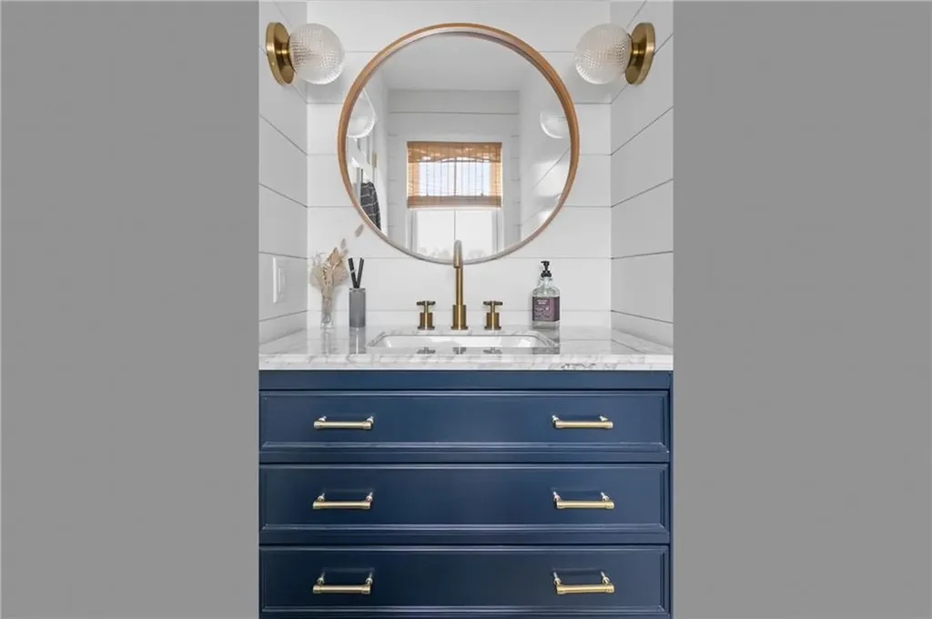 851 North Quidnessett Road North Kingstown RI 02852