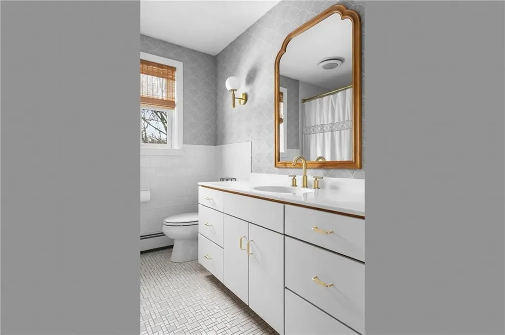 851 North Quidnessett Road North Kingstown RI 02852