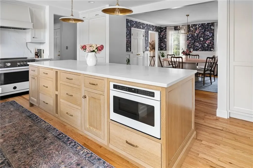 851 North Quidnessett Road North Kingstown RI 02852