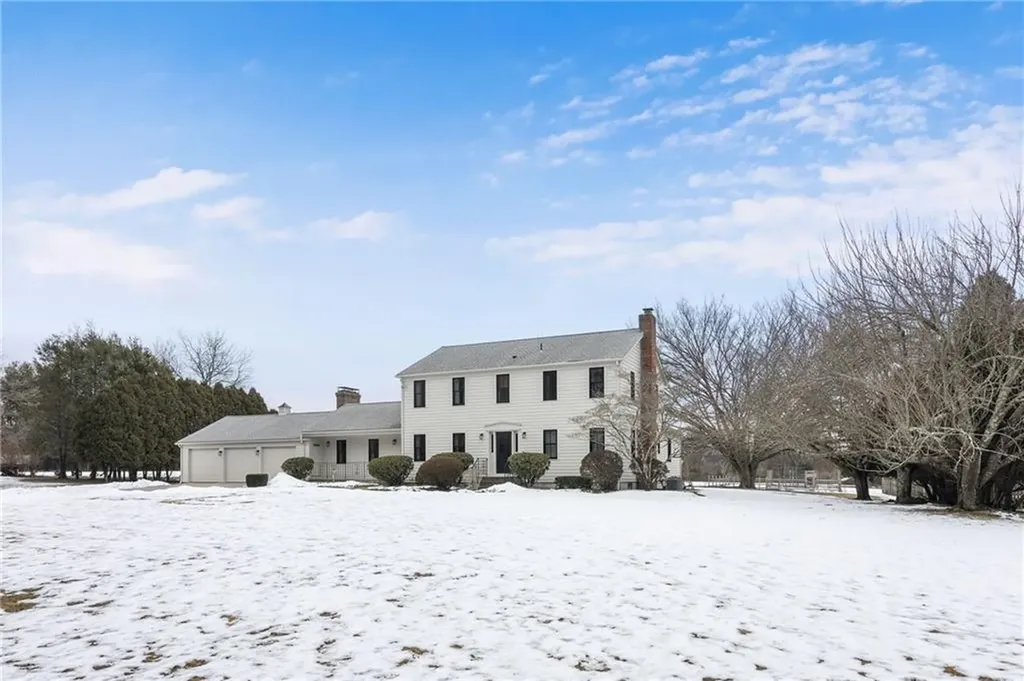 851 North Quidnessett Road North Kingstown RI 02852