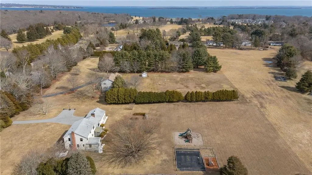 851 North Quidnessett Road North Kingstown RI 02852