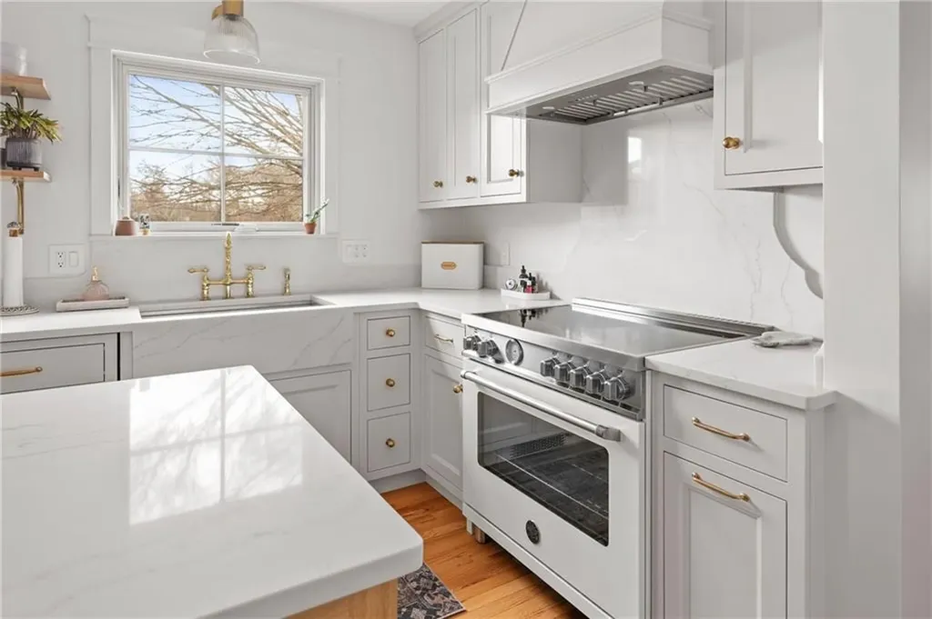 851 North Quidnessett Road North Kingstown RI 02852