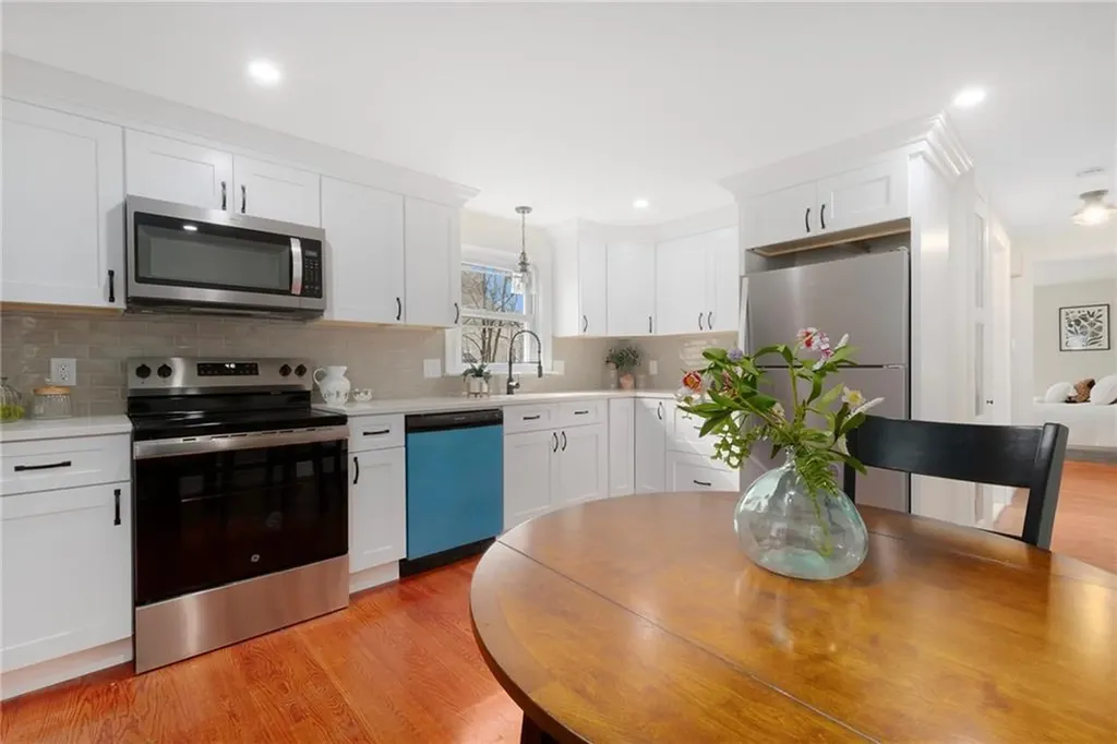 11 Creekwood Drive Warwick RI 02886