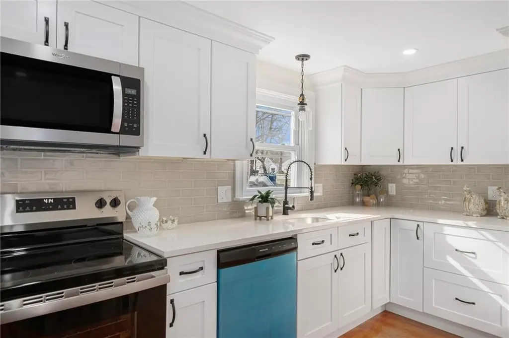 11 Creekwood Drive Warwick RI 02886