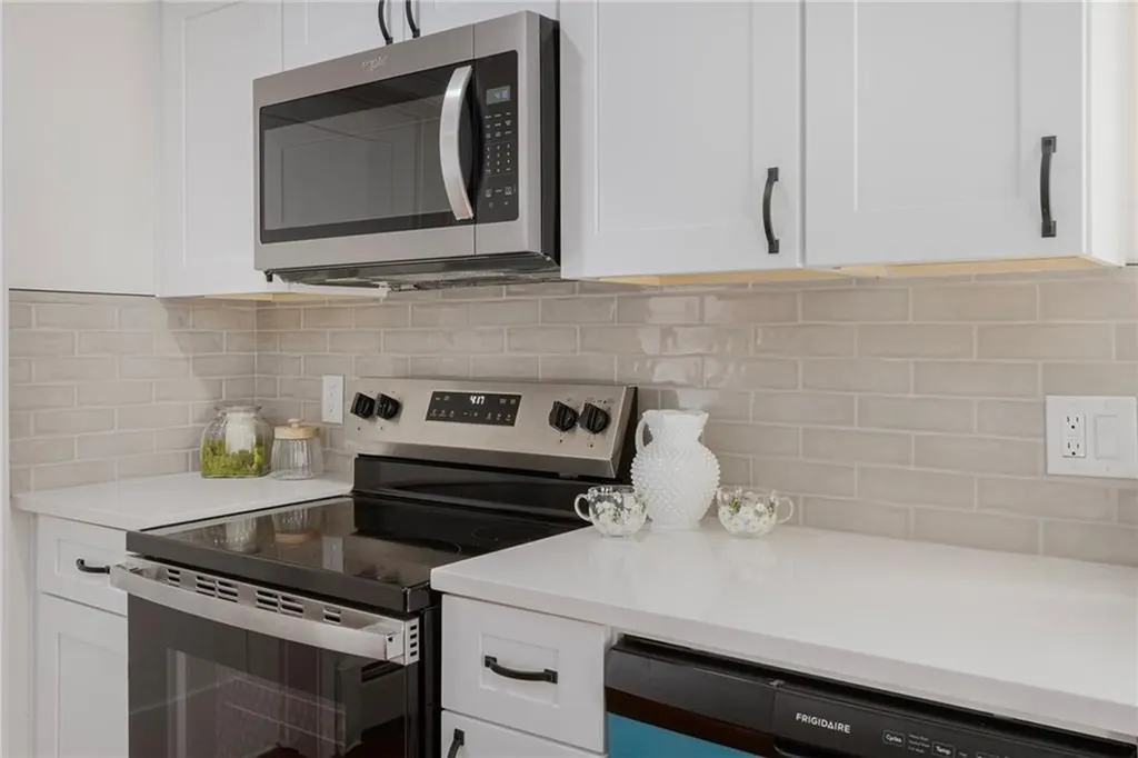 11 Creekwood Drive Warwick RI 02886