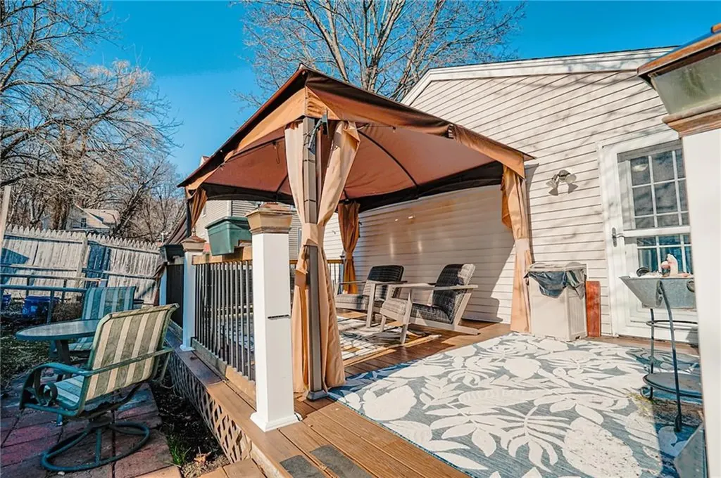 252 6th Avenue Woonsocket RI 02895