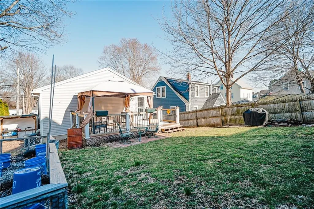 252 6th Avenue Woonsocket RI 02895