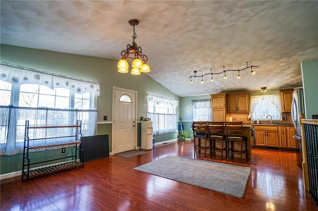 252 6th Avenue Woonsocket RI 02895