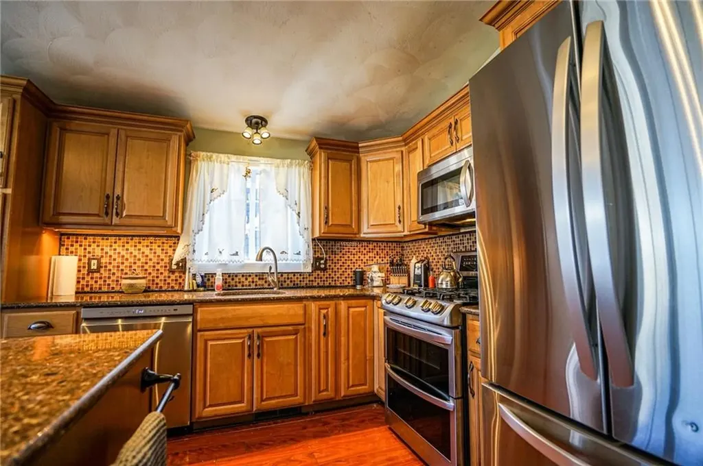 252 6th Avenue Woonsocket RI 02895