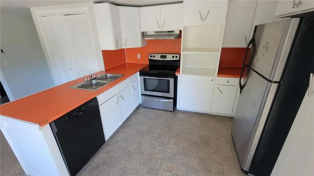 36 Wood Street Coventry RI 02816
