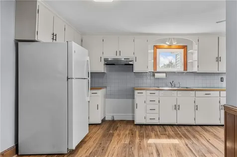 56 Wood Avenue Tiverton RI 02878