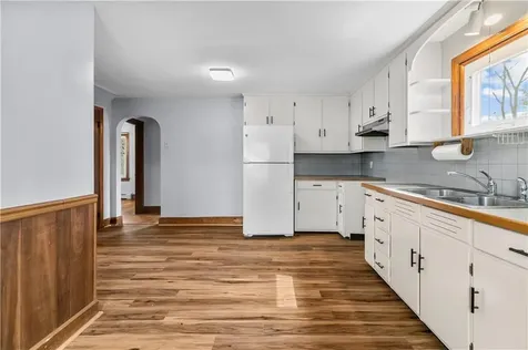 56 Wood Avenue Tiverton RI 02878